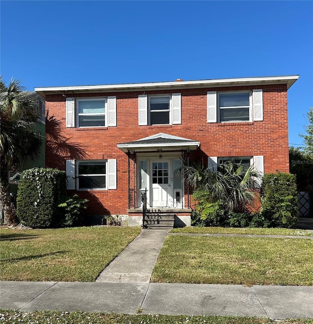 view of front of house featuring a front yard