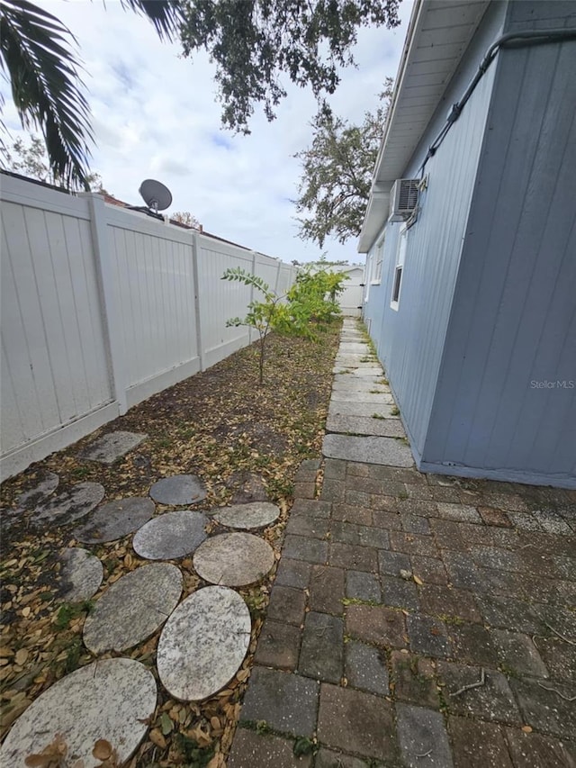 view of yard featuring a patio