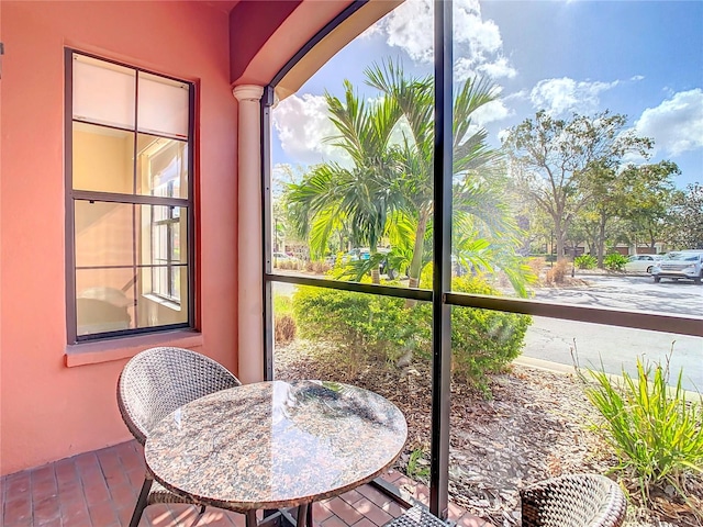 sunroom with decorative columns