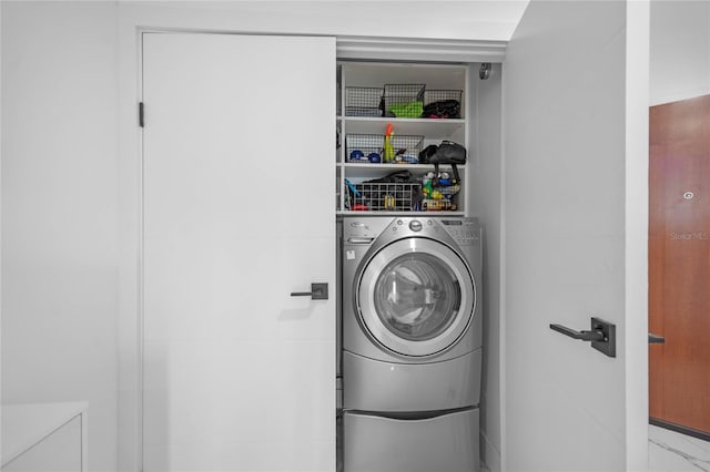 laundry area featuring washer / clothes dryer