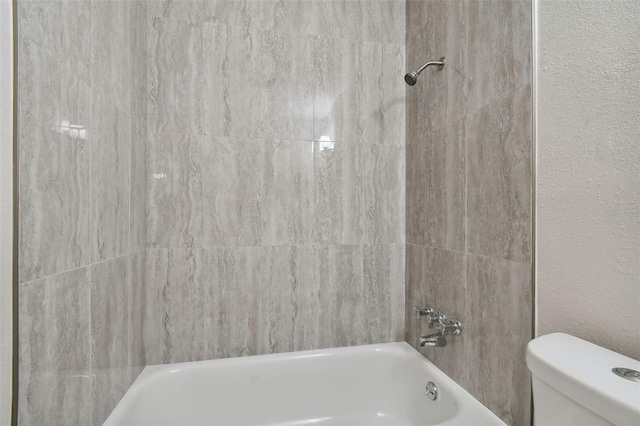 4152 55th Way N Unit 1028, Kenneth City, FL 33709 - bathroom with toilet and bathing tub / shower combination