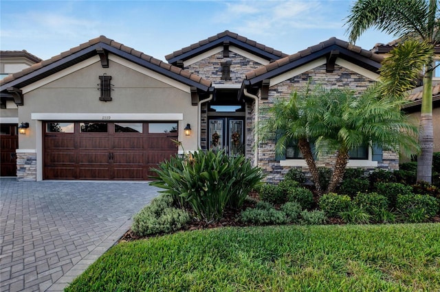 view of front facade with a garage