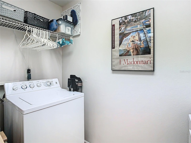 345 Bayshore Blvd Unit 610, Tampa, FL 33606 - washroom with washer / dryer