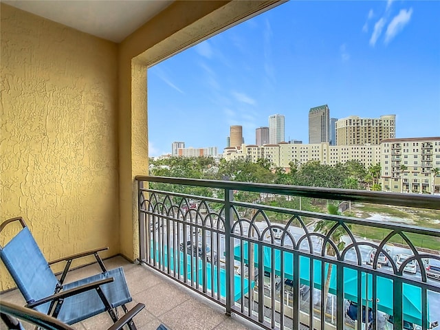 345 Bayshore Blvd Unit 610, Tampa, FL 33606 - balcony featuring a view of skyline and view of pool