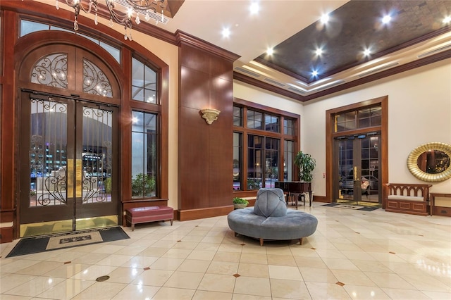 345 Bayshore Blvd Unit 610, Tampa, FL 33606 - common area featuring ornamental molding and a high ceiling