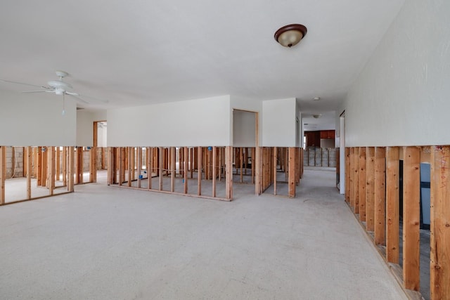 empty room with ceiling fan