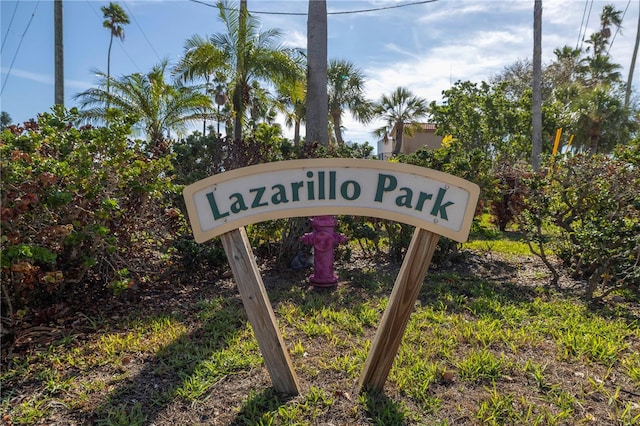 view of community / neighborhood sign