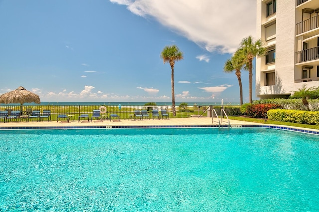 view of swimming pool