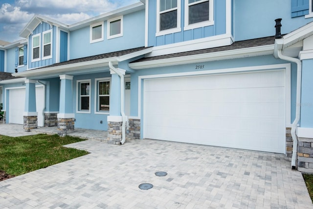 view of front of house with a garage