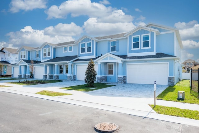 view of front of house featuring a garage