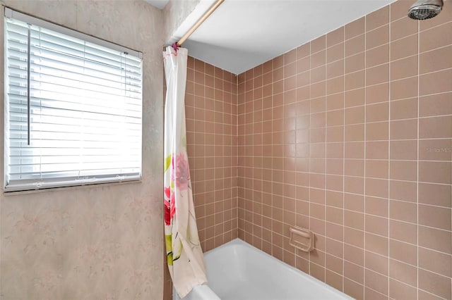 bathroom featuring shower / bath combo