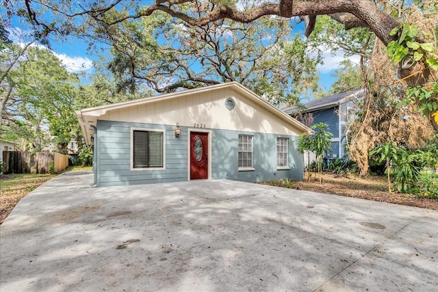 view of front of property