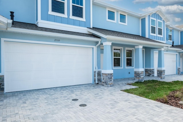 view of front of house with a garage