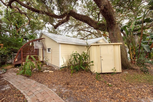 view of outdoor structure