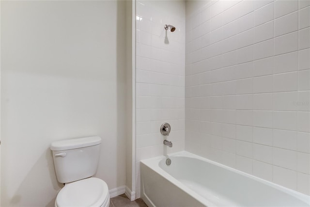 33351 Apricot Tree Ct, Wesley Chapel, FL 33543 - full bathroom featuring toilet and shower / washtub combination