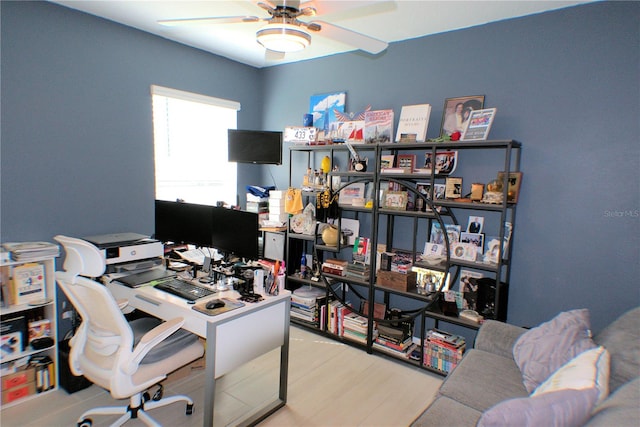 office area featuring ceiling fan