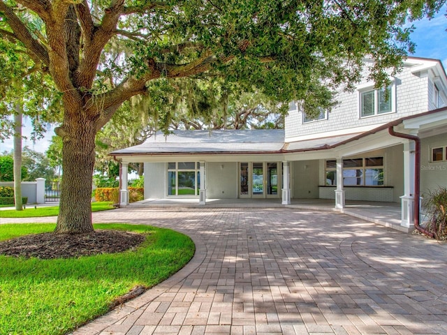 view of front of house featuring covered porch