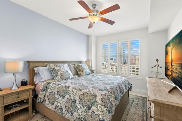 bedroom featuring ceiling fan