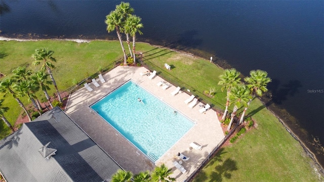 bird's eye view with a water view