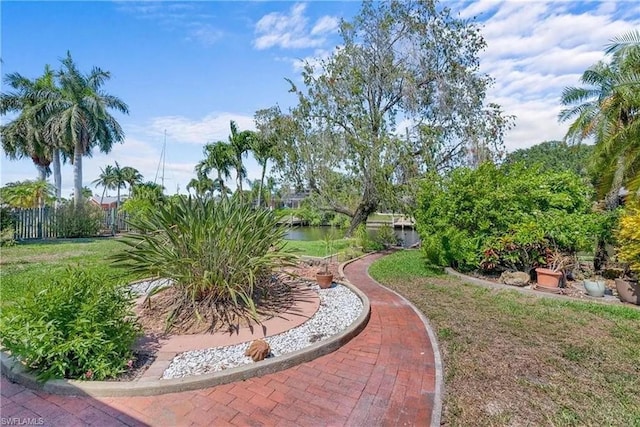 view of yard featuring a water view