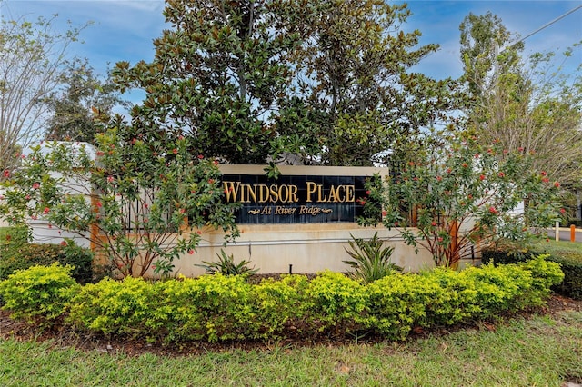 view of community / neighborhood sign