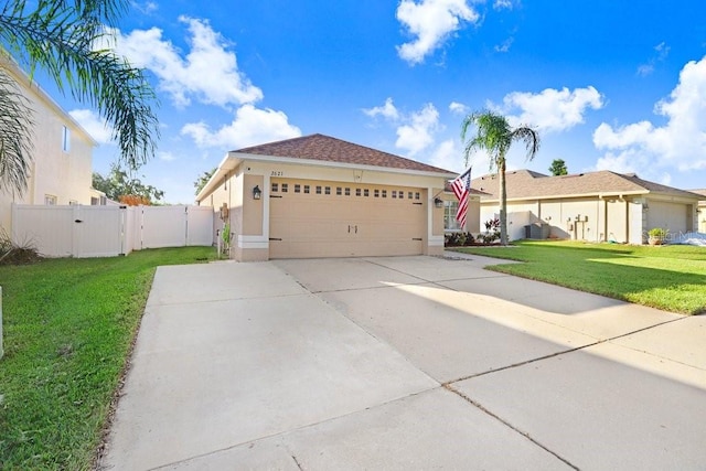 view of front of property featuring a front yard