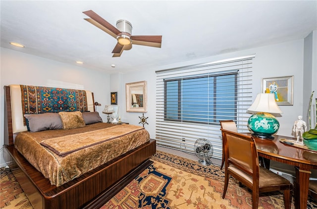 bedroom with ceiling fan