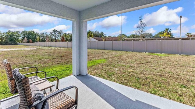 view of yard featuring a patio area