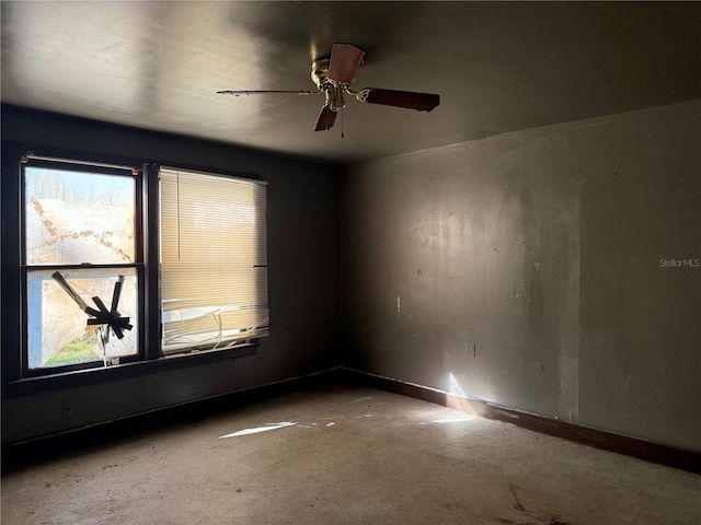 empty room with ceiling fan