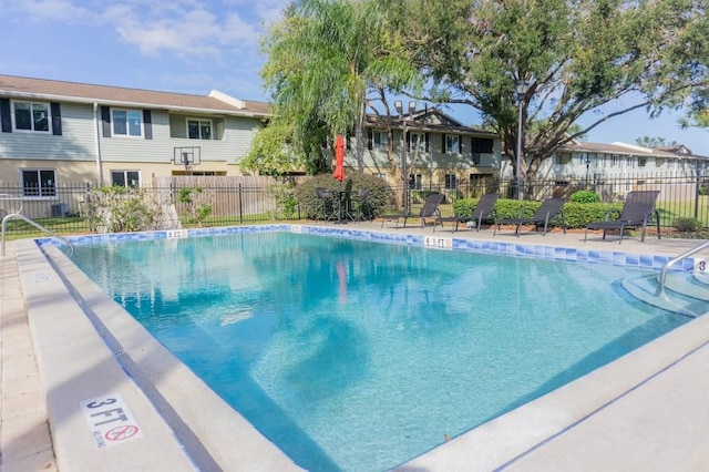 view of swimming pool