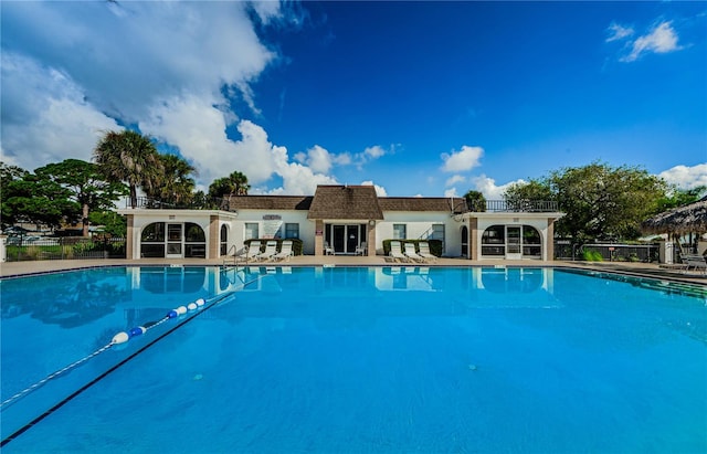 view of swimming pool