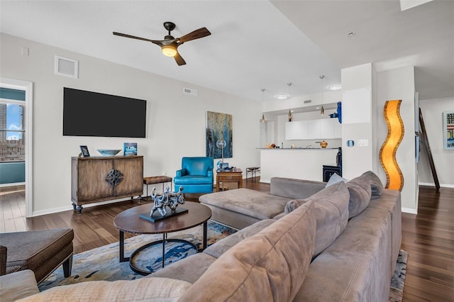 226 5th Ave N Unit 706, Saint Petersburg, FL 33701 - living room with wood finished floors, visible vents, baseboards, and ceiling fan