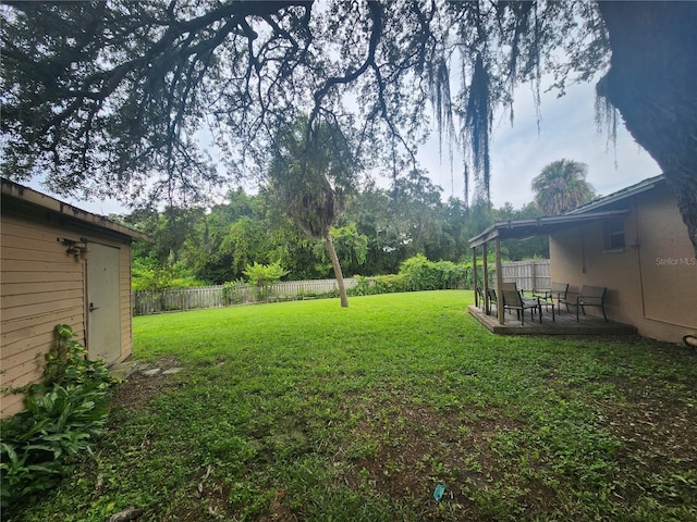 view of yard featuring a patio