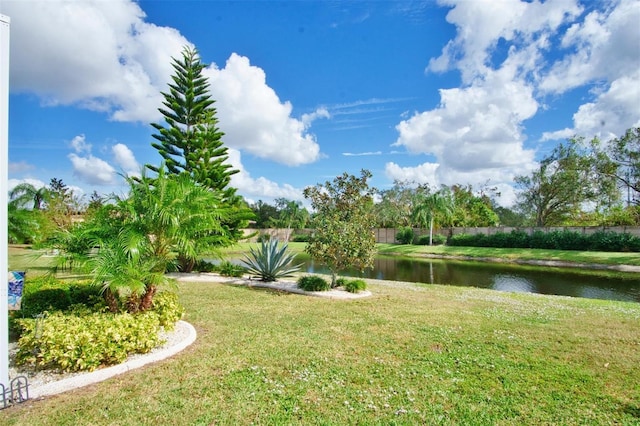 view of yard featuring a water view