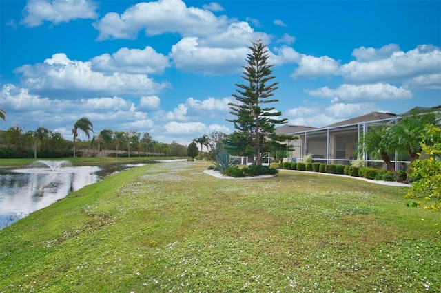 view of yard featuring a water view