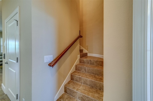 94 The Cove Way, Indian Rocks Beach, FL 33785 - stairs with baseboards