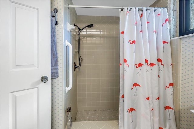 bathroom featuring a shower with curtain