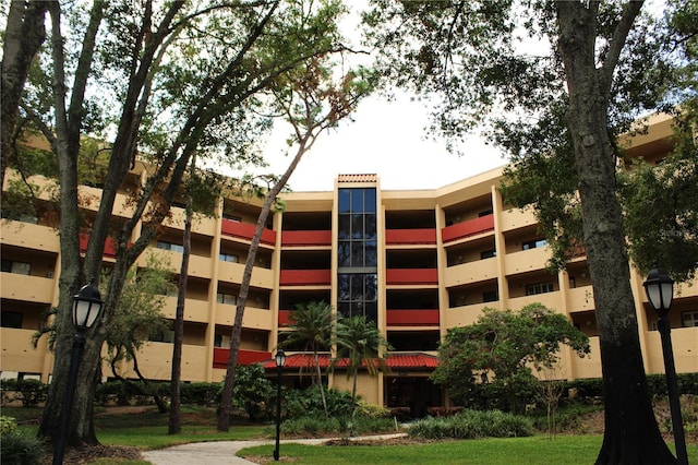 view of building exterior