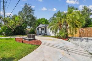 view of front of home with a front yard