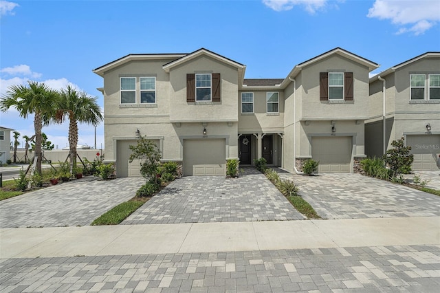 view of front facade featuring a garage