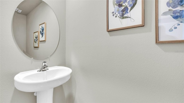 2472 Mellow Ln, Clearwater, FL 33765 - bathroom with a sink