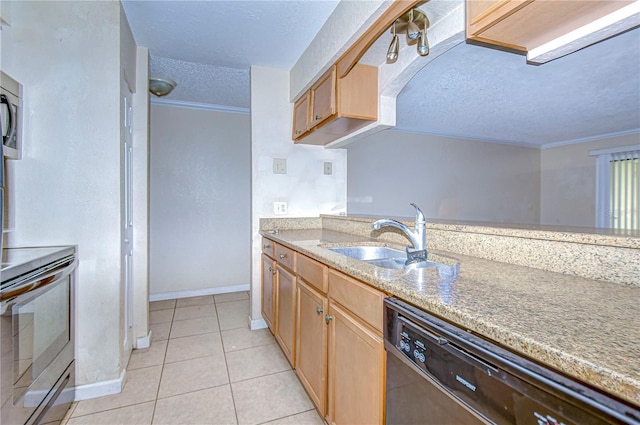 kitchen with crown molding, sink, a textured ceiling, appliances with stainless steel finishes, and light tile patterned flooring