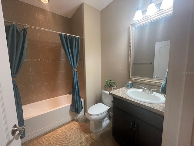 full bathroom with shower / tub combo with curtain, vanity, and toilet