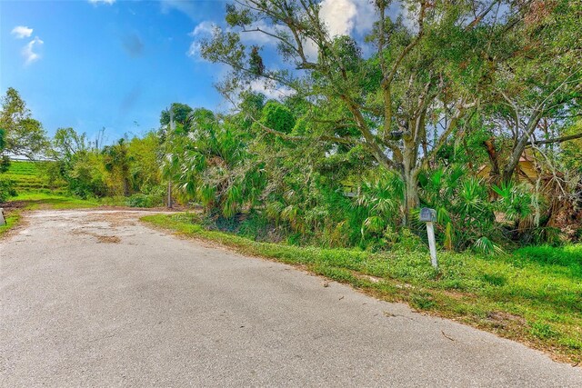 7915 18th Ave E, Palmetto, FL 34221