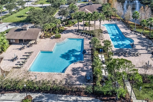 view of swimming pool