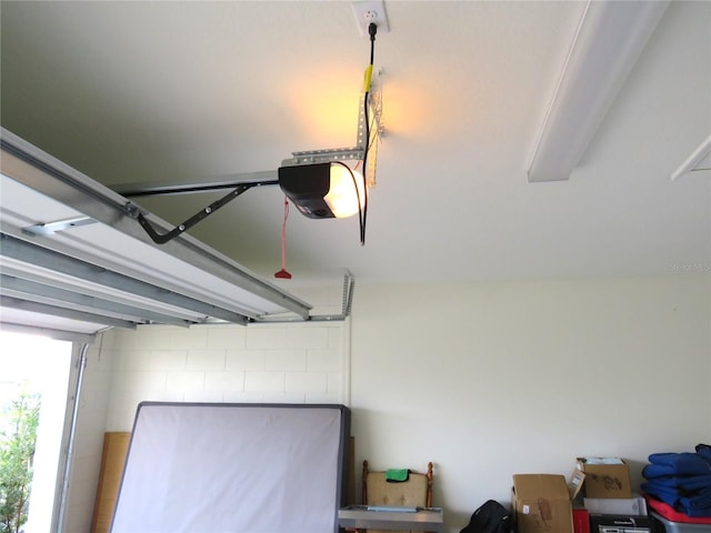 148 Summerlin Loop, Haines City, FL 33844 - garage featuring a garage door opener