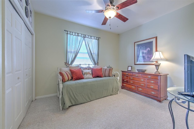 5315 Cedarshake Ln, Valrico, FL 33596 - bedroom featuring carpet, a closet, a ceiling fan, and baseboards