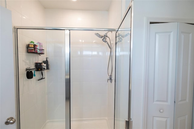 11834 Brighton Knoll Loop, Riverview, FL 33579 - full bathroom featuring a stall shower