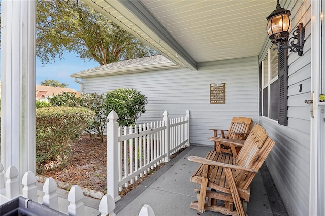 view of patio / terrace with covered porch