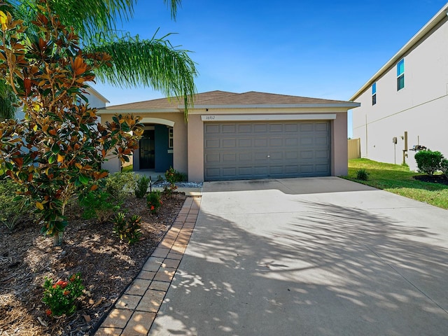 view of front facade featuring a garage